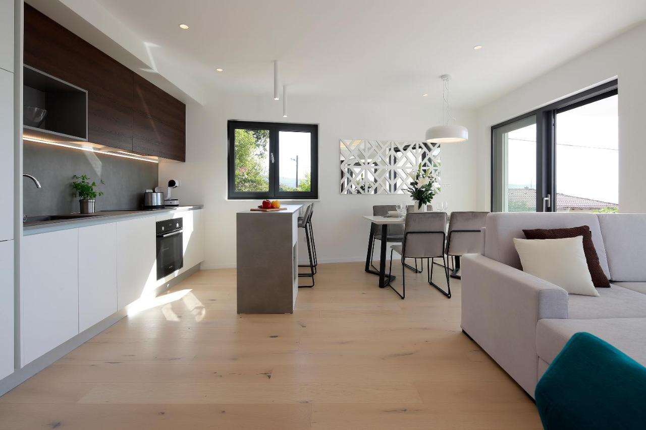 Modena Maris-Heated Pool-Grill-Relax-Jacuzzi Apartments Ičići المظهر الخارجي الصورة